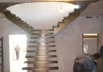 Монтаж Лестницы на два выхода в частном доме